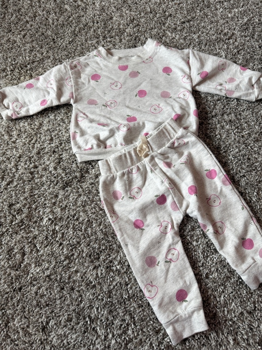 Carters Pink Apple 9m 2pc set